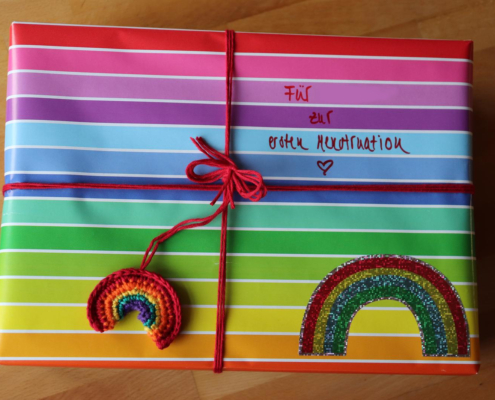 Die Menarche feiern!|Menarche|Die erste Periode|erste Menstruation|erste Periode|Periode|Menstruation|Menspäckchen|Menstruationspäckchen|vom Kind zur Frau|vom Mädchen zur Frau|Initiationsrituale