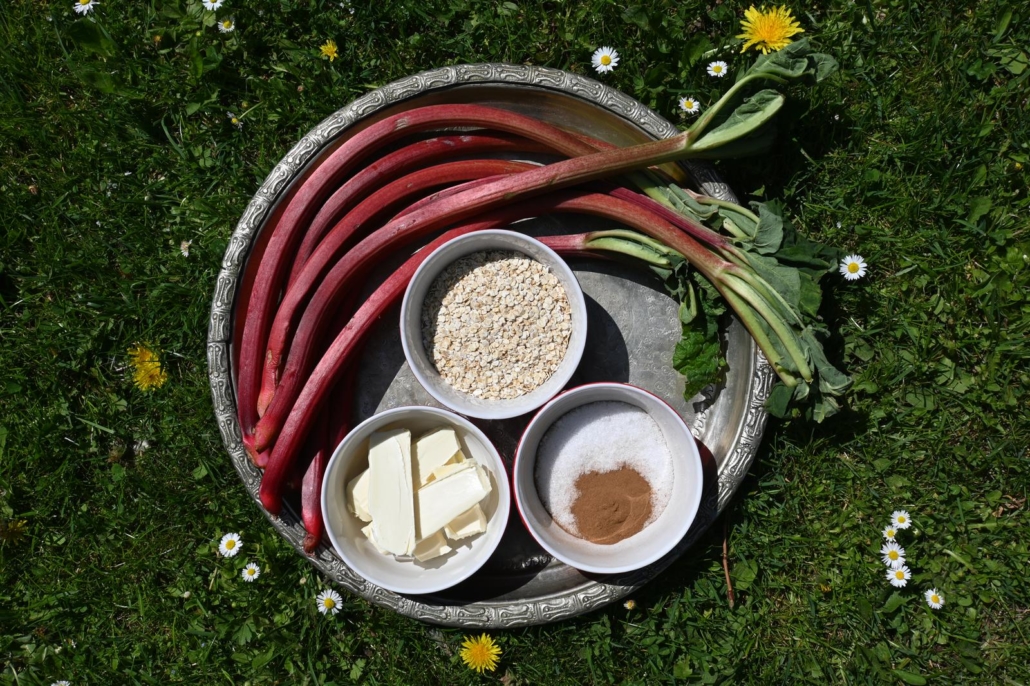 Veganer Rhabarbercrumble – Utas Glück