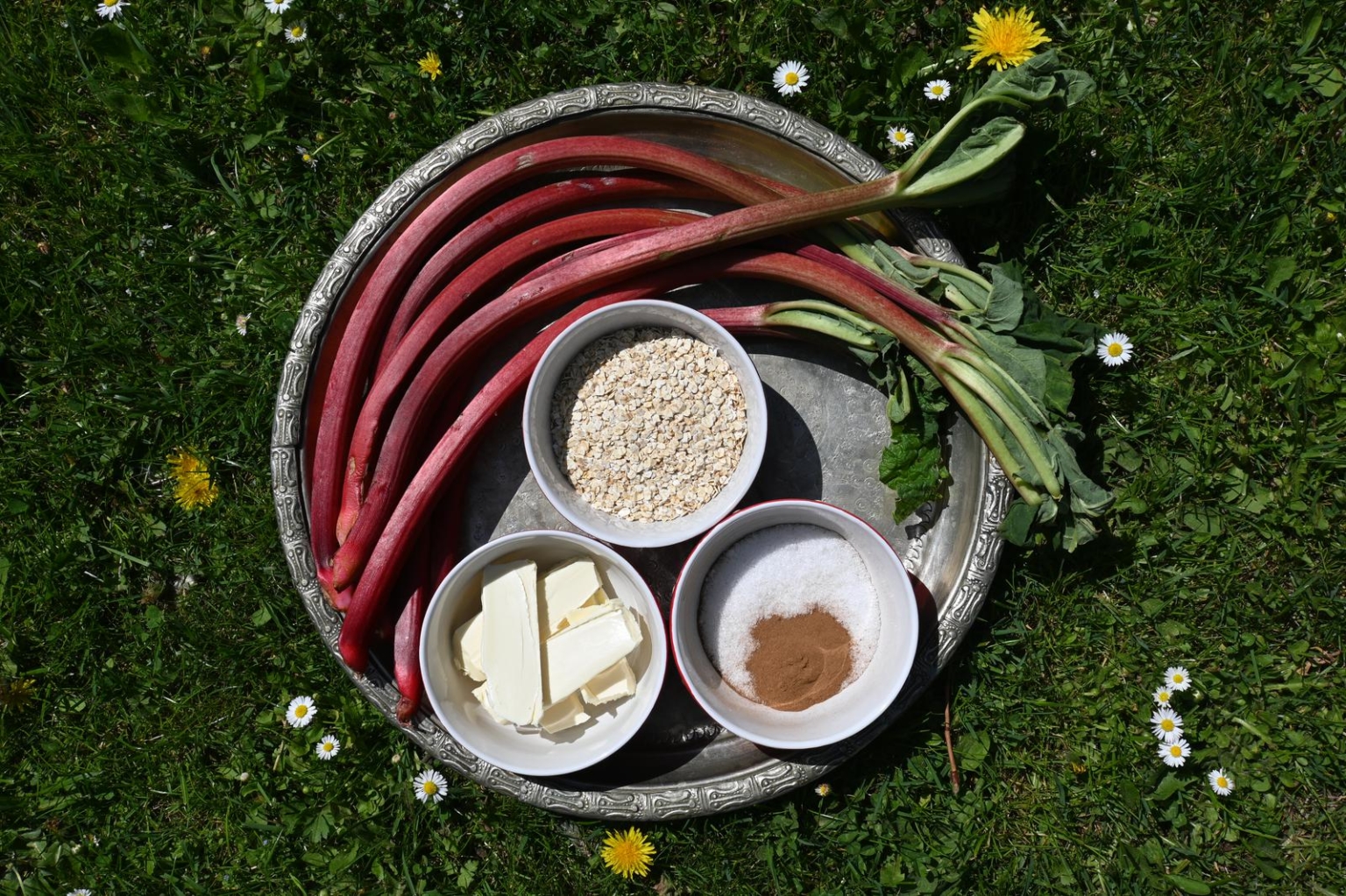 Veganer Rhabarbercrumble – Utas Glück