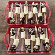 Bananeneis am Stiel|gesundes Eis|gesunde Snacks|gesunde Eisalternative|Eisalternative|gesund|lecker|einfach|Bananeneis|Bananeneiscreme|vegan|vegane Eiscreme|vegane Familienküche